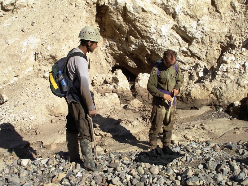 Tim Francis and Ruben Cepeda at the Flood sink, Cueva Miranda 