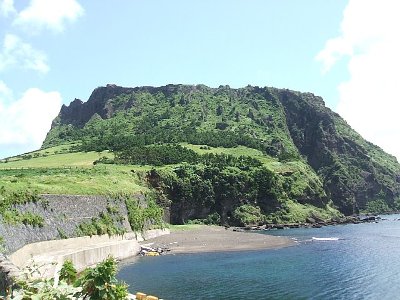 Ilchulbong, Tuff Cone