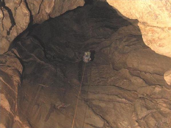 Hayley ascending the 50m pitch, Sima de Villaluenga