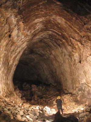 The impressive passage of Cueva de los Pajaros